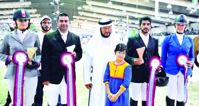 "■ سلطان بن زايد يتوج الفائزين في المنافسات | البيان"