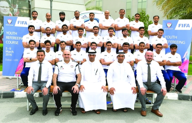 "■ إقبال كبير من المدربين على الدورة | البيان"