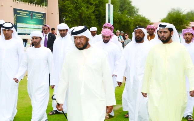 "■ سلطان بن زايد لدى وصوله لمتابعة السباق | البيان"