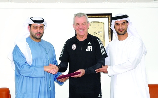 "خلال تجديد العقد أول من أمس   |   البيان"