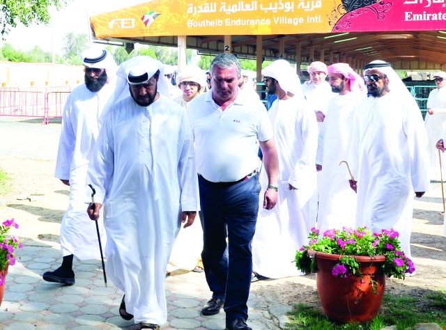 "■ سلطان بن زايد خلال استقباله مانويل بانديرا دي ميلو | البيان"