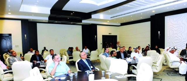 "ممثلو شركات المقاولات خلال الإعلان عن آلية السداد الجديدة | من المصدر"