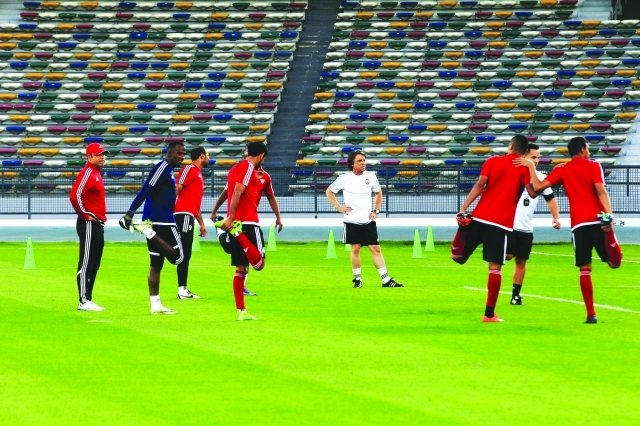 "■ مهدي علي قاد تدريبات المنتخب أول من أمس | البيان"