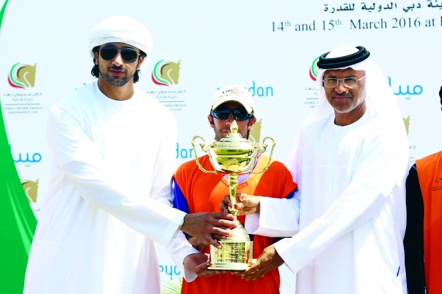 "■ العضب يتوج البطل بجائزة المركز الأول"