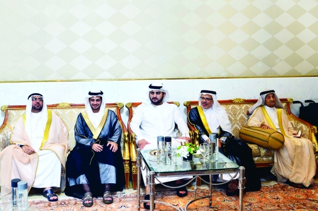 "■ مكتوم بن محمد خلال حضوره حفل زفاف نجل خالد  الملا   |  تصوير: سيف محمد"