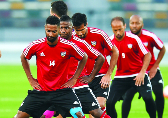 "■ جانب من تدريبات المنتخب استعداداً لمرحلة الحسم | البيان"