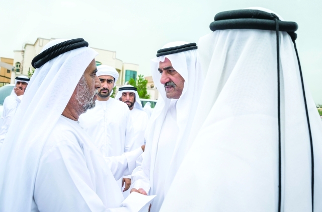 "■ حاكم الفجيرة يعزي في الشهيد الكعبي"