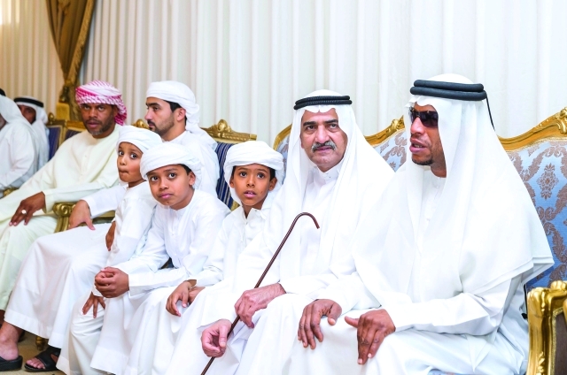 "حمد الشرقي يواسي أسرة الكعبي"