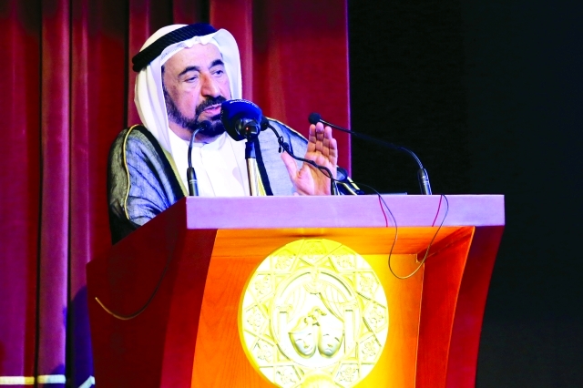 "■ سلطان القاسمي أكد في كلمته على رسالة المسرح السامية | تصوير - غلام كركر"