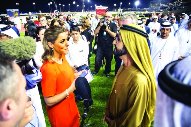 "■ محمد بن راشد خلال حديثه مع المذيعة إلي فانس | تصوير - عبد الله خليفة"
