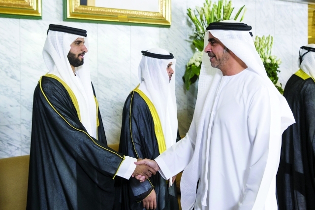 "سيف بن زايد مرحباً بالعرسان"