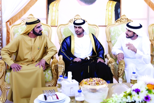 "■ محمد بن راشد وحمدان بن محمد خلال الحفل | تصوير: خليفة اليوسف"