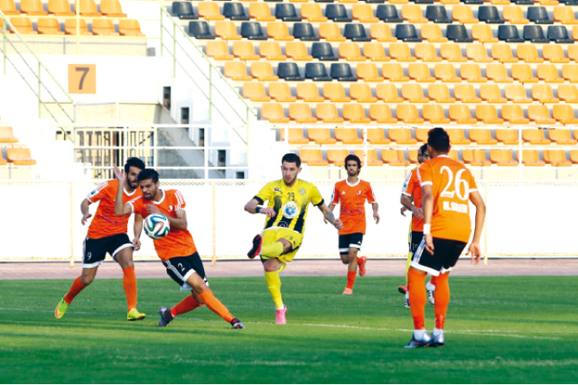 "اتحاد كلباء يفوز على عجمان ويتصدر دوري الأولى | تصوير: غلام كاركر"