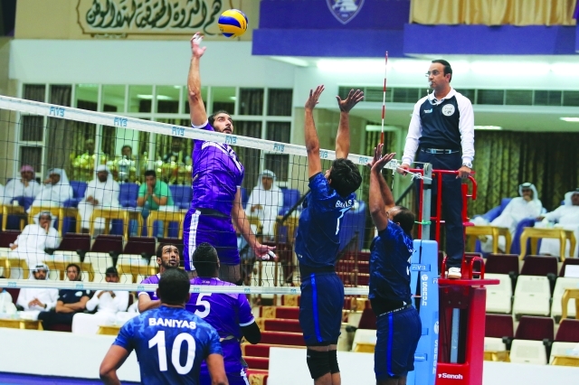 "■ العين كسب بني ياس وحقق لقب دوري الطائرة | تصوير: عمران خالد"