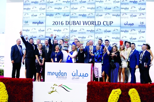 "■ تتويج الفائز بالشوط الخامس"