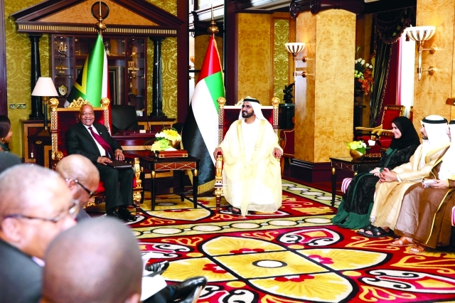 "■ محمد بن راشد في حديث مع جاكوب زوما بحضور حمدان بن محمد وأمل القبيسي وأنور قرقاش"