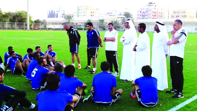 "■ إدارة الظفرة وقويض في حديث مع اللاعبين | البيان"