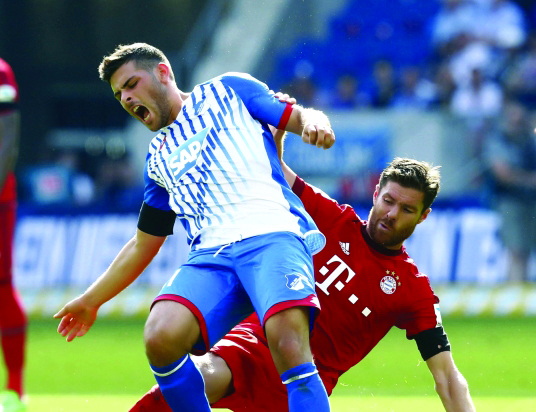 "■ الأخطاء تثير الغضب في الدوري الألماني | أف ب"