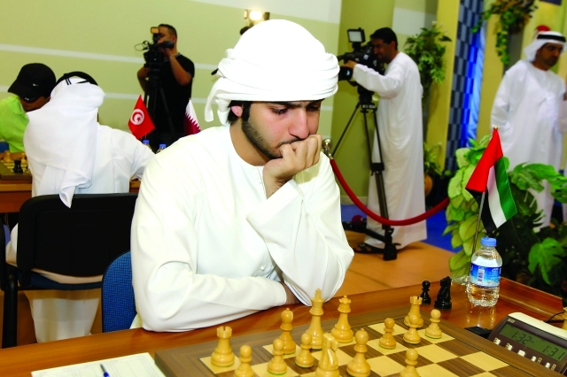 "■ سالم عبدالرحمن أحد نجوم منتخبنا الأول أمل الإمارات"