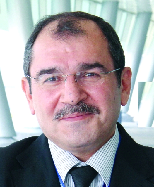 "■ الدكتور محمود الحليق"