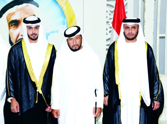 "■ سلطان بن زايد مع العريس"