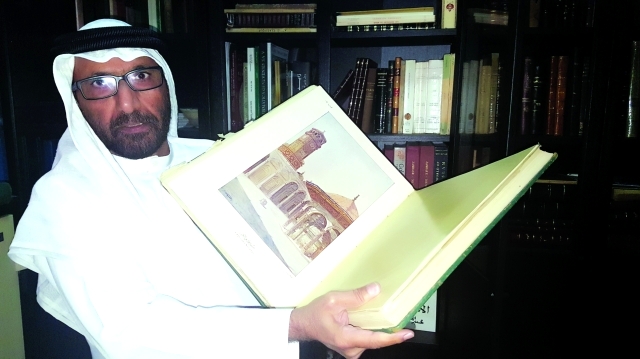 "عبدالله المطيري يعرض كتاباً نادراً عن مساجد مصر | البيان"