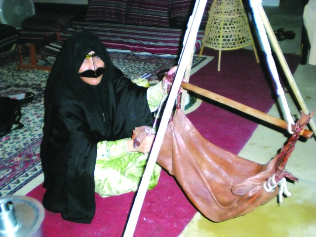 «خضّ اللبن» مهنة شهية من ماضٍ جميل