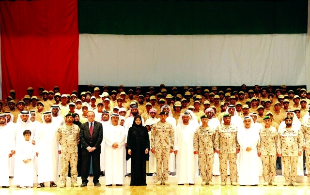 أحمد بن طحنون يشهد تخريج «مغامرات» الطلابي في أبوظبي