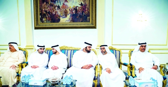 "■ محمد بن حمد الشرقي يقدم واجب العزاء لأسرة خلفان الرومي بحضور راشد بن حمد الشرقي"