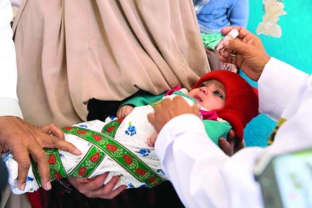 "تطعيم لأطفال باكستان ضد شلل الأطفال"