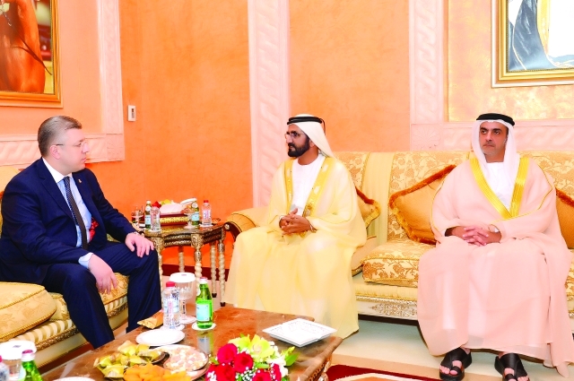 "■ محمد بن راشد مستقبلاً جيورجي كفيركاشفيلي بحضور سيف بن زايد"