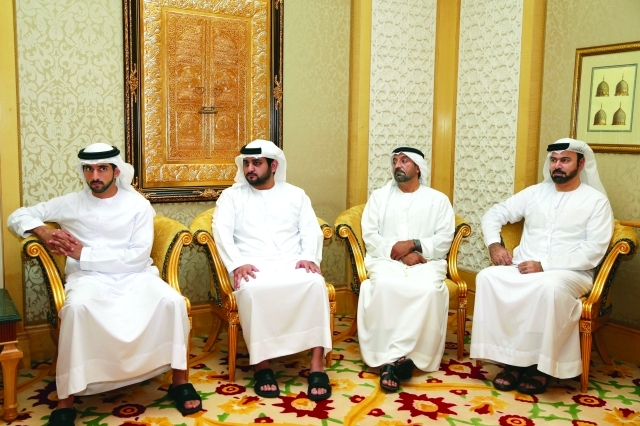"■ حمدان ومكتوم بن محمد وأحمد بن سعيد ومحمد القرقاوي خلال اللقاء"