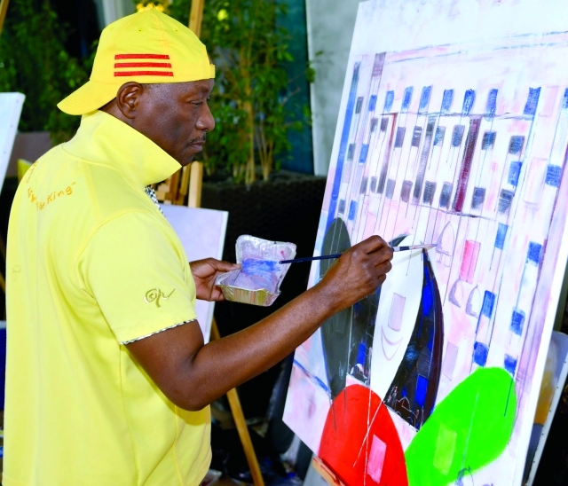 "■ الفنانون أبدعوا لوحات من وحي الأرض"