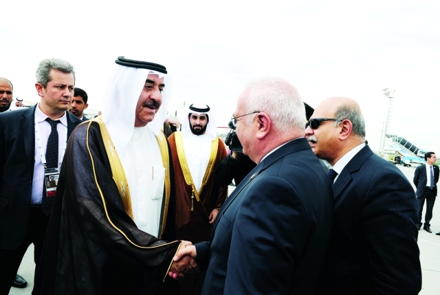 "■ حاكم أم القيوين لدى مغادرته إسطنبول | وام"