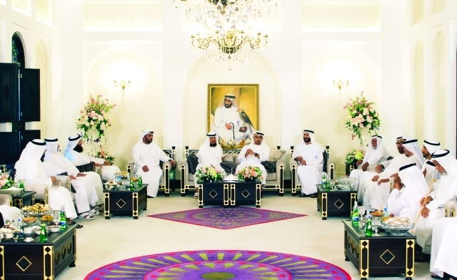 "■ ولي عهد أبوظبي متحدثاً إلى الحضور"