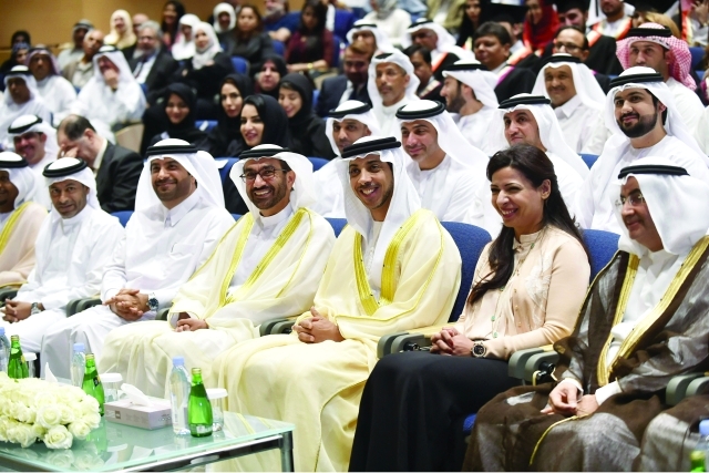 "■ منصور بن زايد يدعو إلى تعزيز مكانة أبوظبي مركزاً مالياً عالمياً  |  وام"