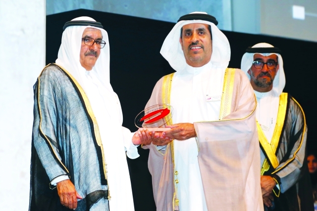 "■ ويكرم أحمد عيد المنصوري ممثلاً لتعليمية دبي"