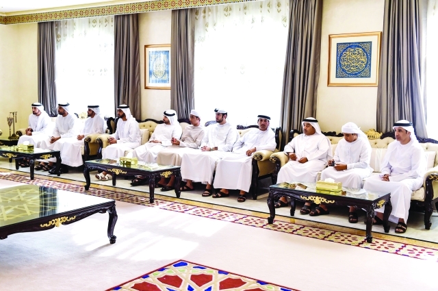"■ خليفة سليمان وسلطان السبوسي والمعزون"