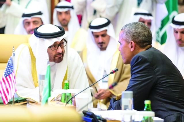 "وسموه وأوباما يتبادلان الحديث بحضور عبدالله بن زايد | وام"