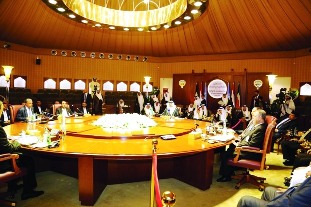 قطار المشاورات اليمنية ينطلق في الكويت