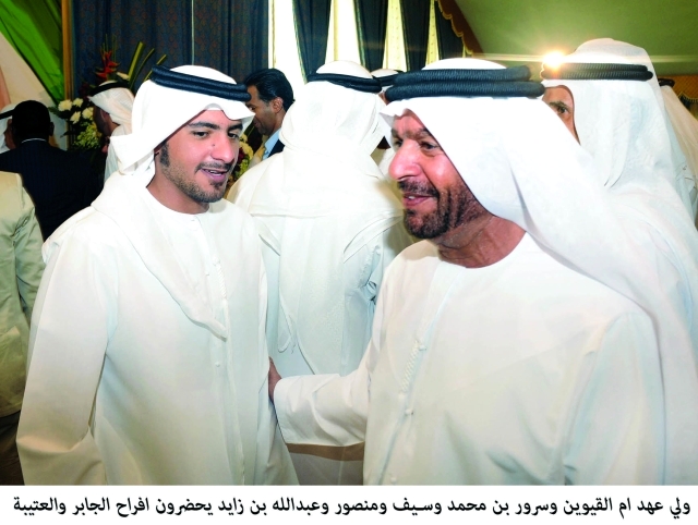"■ سرور بن محمد وأحمد بن ناصر بن زايد خلال الحفل"