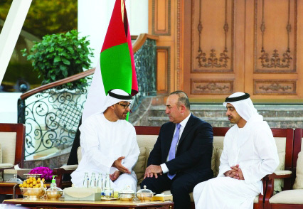 "■ ولي عهد أبوظبي في حديث مع مولود أوغلو بحضور عبدالله بن زايد"