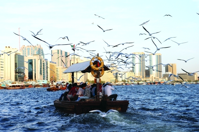 "Ⅶ خور دبي المكان الملهم للعديد من الناس الذين تجذبهم فنون العيش و التطور  |  تصوير- عماد علاءالدين"