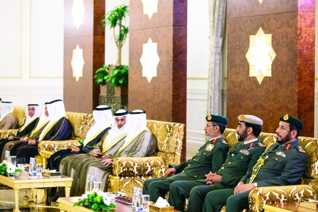 "جمعة البواردي وحمد الرميثي وجانب من الحضور"