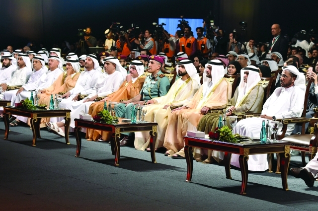 "■ مكتوم بن محمد ومنصور بن محمد وسامي القمزي وعصام الحميدان ومحمد الرميثي وعبد الله الشيباني وهلال المري وخليفة الزفين وعلي إبراهيم | تصوير: محمد هشام"