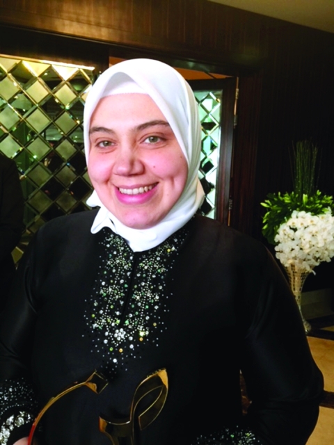 "إنعام اللحام"