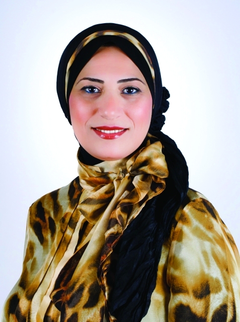 "حنان العطار"