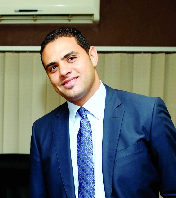 "■ محمود العجوز"