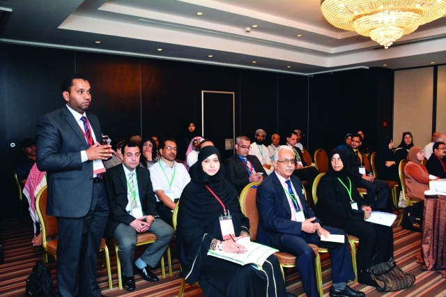 "■ جانب من مناقشات اليوم الختامي للمؤتمر   |  البيان"