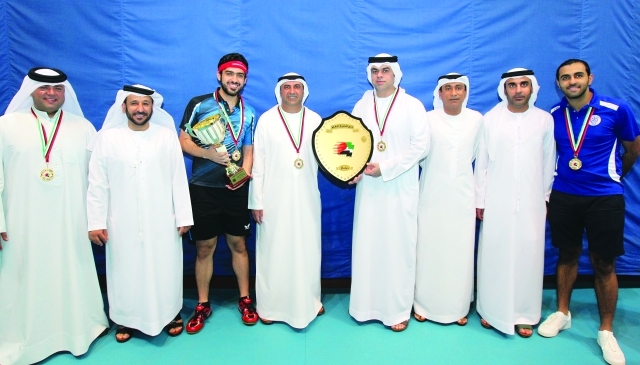 "■ إدارة النصر تحتفل مع اللاعبين بالإنجاز"